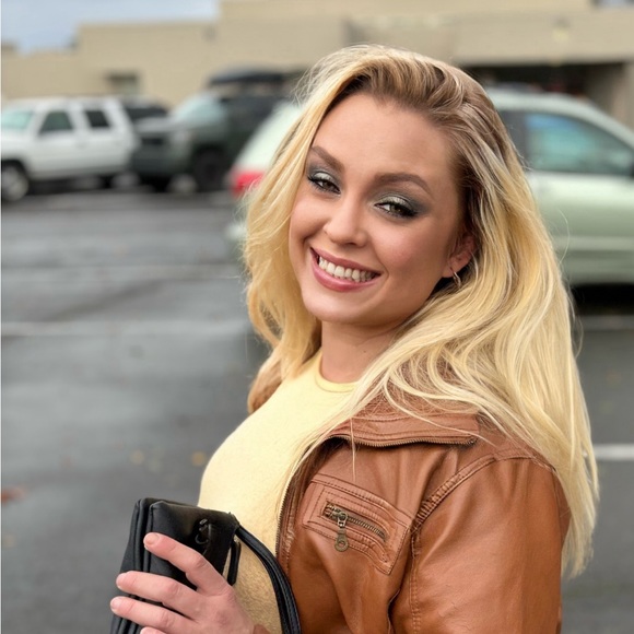 Meet your Posher(s), CalnDrea! And now just Drea ;) - Picture 16 of 16